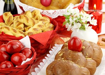 Πασχαλινό τραπέζι: Ακριβότερο φέτος κατά 7,8% έως 9,3% – Πώς διαμορφώνονται οι τιμές βασικών προϊόντων