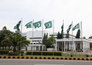 Ξεκίνησαν οι ειρηνευτικές συνομιλίες στο Ισλαμαμπάντ – Πρόσωπο με πρόσωπο οι διαπραγματεύσεις απεσταλμένων ΗΠΑ και Ιράν