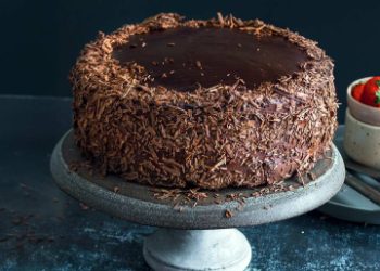 Εύκολο νηστίσιμο κέικ σοκολάτας –με άρωμα πορτοκαλιού