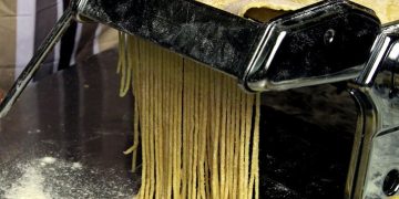 Ζύμη για φρέσκα ζυμαρικά.