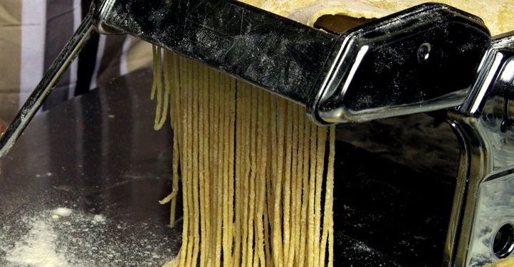 Ζύμη για φρέσκα ζυμαρικά.