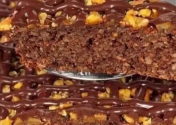 Κέικ με βρώμη και μπανάνα χωρίς ζάχαρη