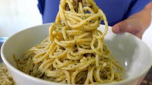 Μακαρόνια με πέστο