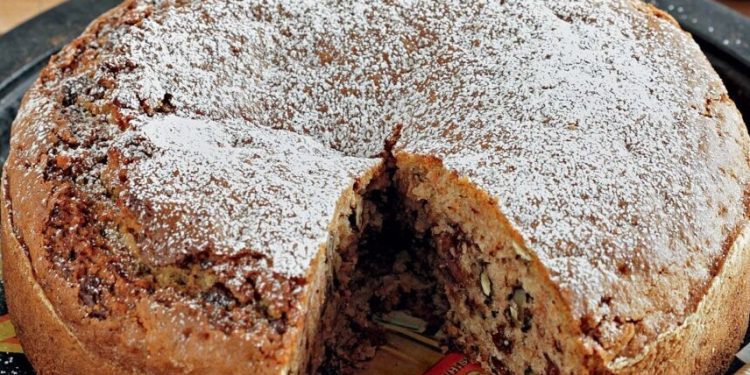 Νηστίσιμο κέικ μήλου με κανέλα και σοκολάτα