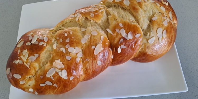 τσουρέκι  εύκολη συνταγή