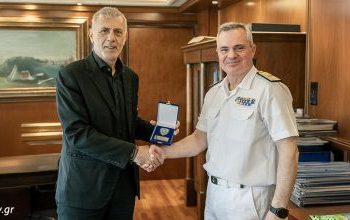 Συνάντηση του Δημάρχου Πειραιά με τον νέο Διοικητή της Σχολής Ναυτικών Δοκίμων