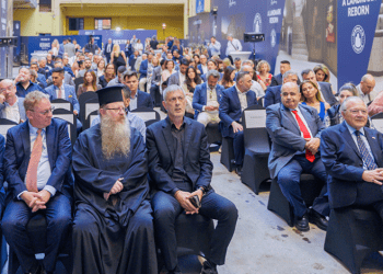 O Δήμαρχος Πειραιά Γιάννης Μώραλης στην εκδήλωση έναρξης εργασιών για την ανάπλαση του κτιρίου Κεράνη
