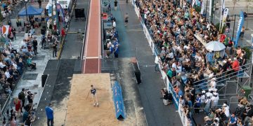 Το Piraeus Street Long Jump επιστρέφει την Κυριακή 28 Ιουνίου στον Πειραιά! Η πόλη υποδέχεται ξανά έναν κορυφαίο διεθνή αθλητικό θεσμό με τον Μίλτο Τεντόγλου