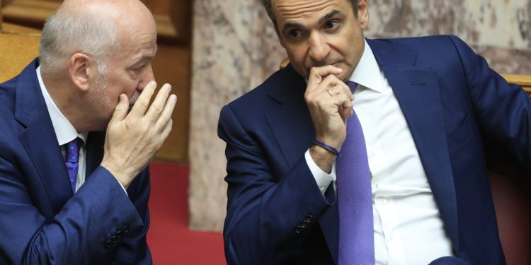 Υποκλοπές: Μετά τον «Νίξον» του Μαξίμου, ο Ντίλιαν έβαλε στο «κάδρο» και τον Φλωρίδη – Θύελλα αντιδράσεων από τα κόμματα