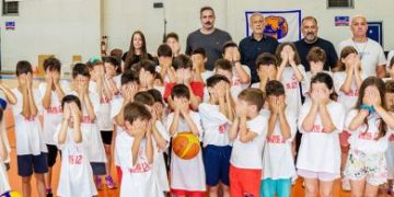 Ο Δήμαρχος Πειραιά Γιάννης Μώραλης στο «Piraeus Sports Camp»