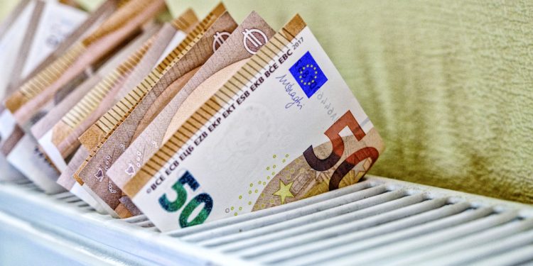 ΠΑΣΟΚ: Οι κυβερνητικές πολιτικές είναι πολύ ακριβές για το εισόδημα των πολιτών
