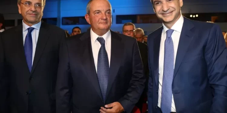 Αντώνης Σαμαράς: Η έμμεση στήριξη από Καραμανλή και το σήμα επιθέσεων από Μητσοτάκη