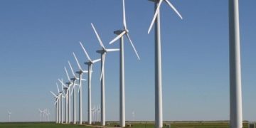ΔΕΔΔΗΕ: Περιθώρια για νέες μικρομεσαίες επενδύσεις ΑΠΕ στο δίκτυο διανομής – Πως θα εξελιχθεί η ζήτηση μέχρι το 2030