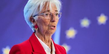 Λαγκάρντ (ΕΚΤ): Πολύ πάνω από τον στόχο ο πληθωρισμός ως το 2027 – Δεν συζητήσαμε τις μελλοντικές κινήσεις