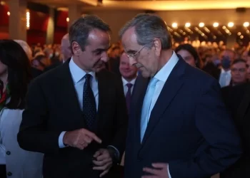 Τρικυμία στην κυβέρνηση από τις σαμαρικές παρεμβάσεις – Βαθαίνει ο πόλεμος στη «γαλάζια» παράταξη