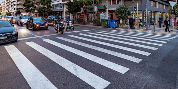 Δήμος Πειραιά: Σε εξέλιξη το πρόγραμμα διαγραμμίσεων στο οδικό δίκτυο της πόλης
