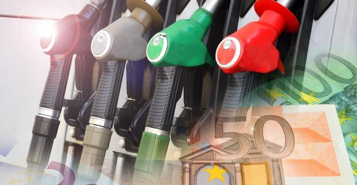 Καύσιμα: Το diesel ξανακερδίζει τη βενζίνη στην τιμή, αλλά έρχονται ανατροπές στην αντλία