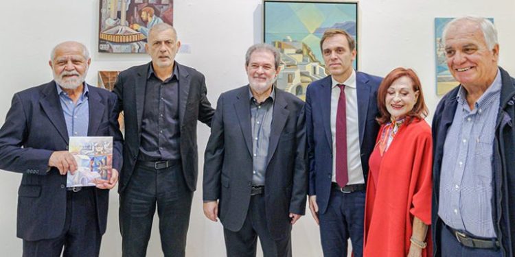 «Χνάρια, μορφές κι απόηχοι» Ένα ξεχωριστό εικαστικό ταξίδι στη θάλασσα και τις μνήμες του Πειραιά στα εγκαίνια της έκθεσης του Γιάννη Μίχα στη Δημοτική Πινακοθήκη Πειραιά